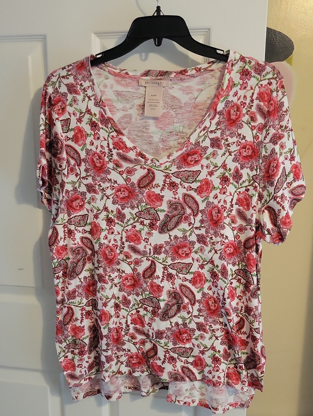 Philosophy SzXL Pima Cotton White V-Neck Tee - Pink, Red Floral & Paisley Print